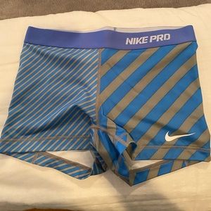 nike pro in perfect condition